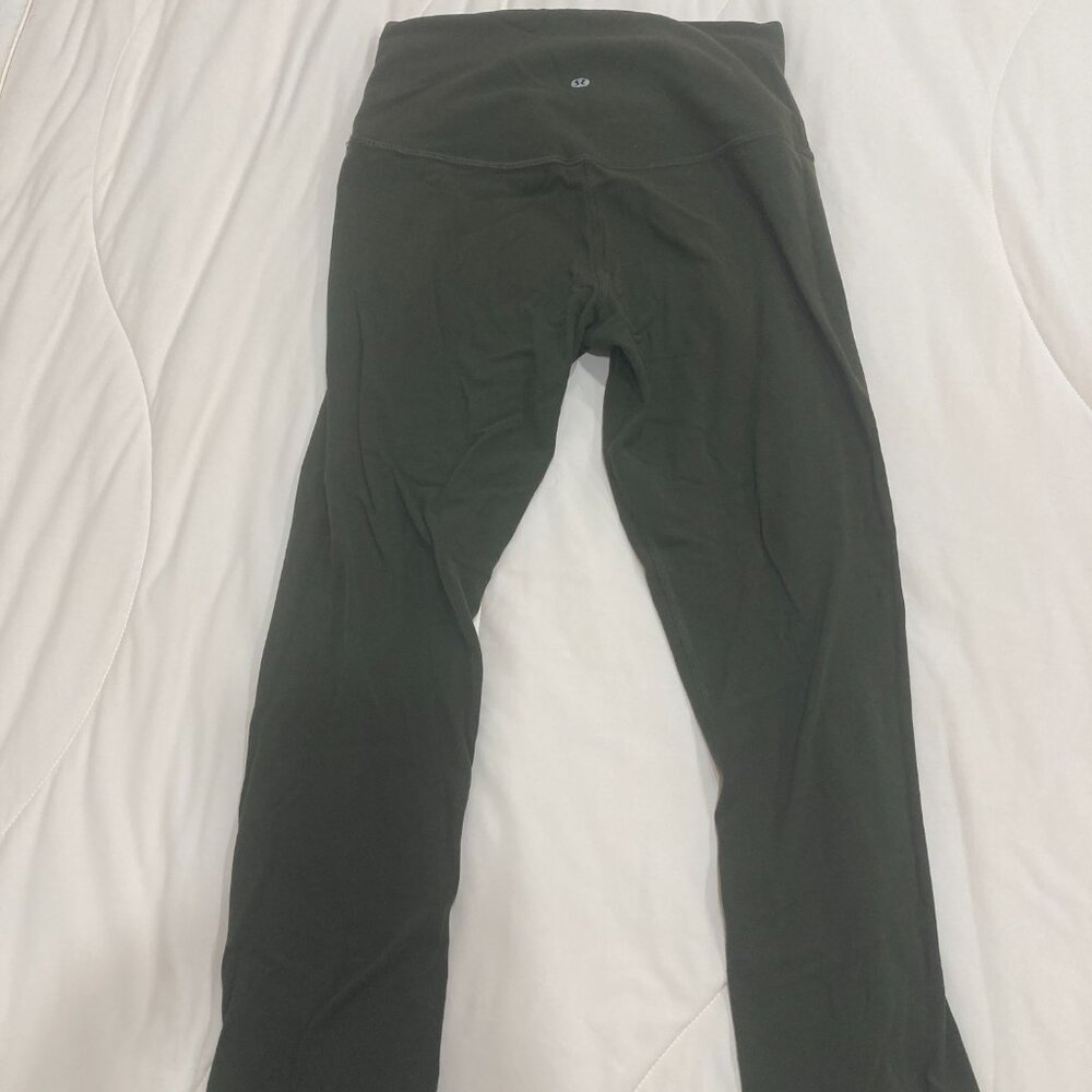 Lululemon Alogn 3/4 length leggings in Olive Green, Size 6 - Picture 7 of 8